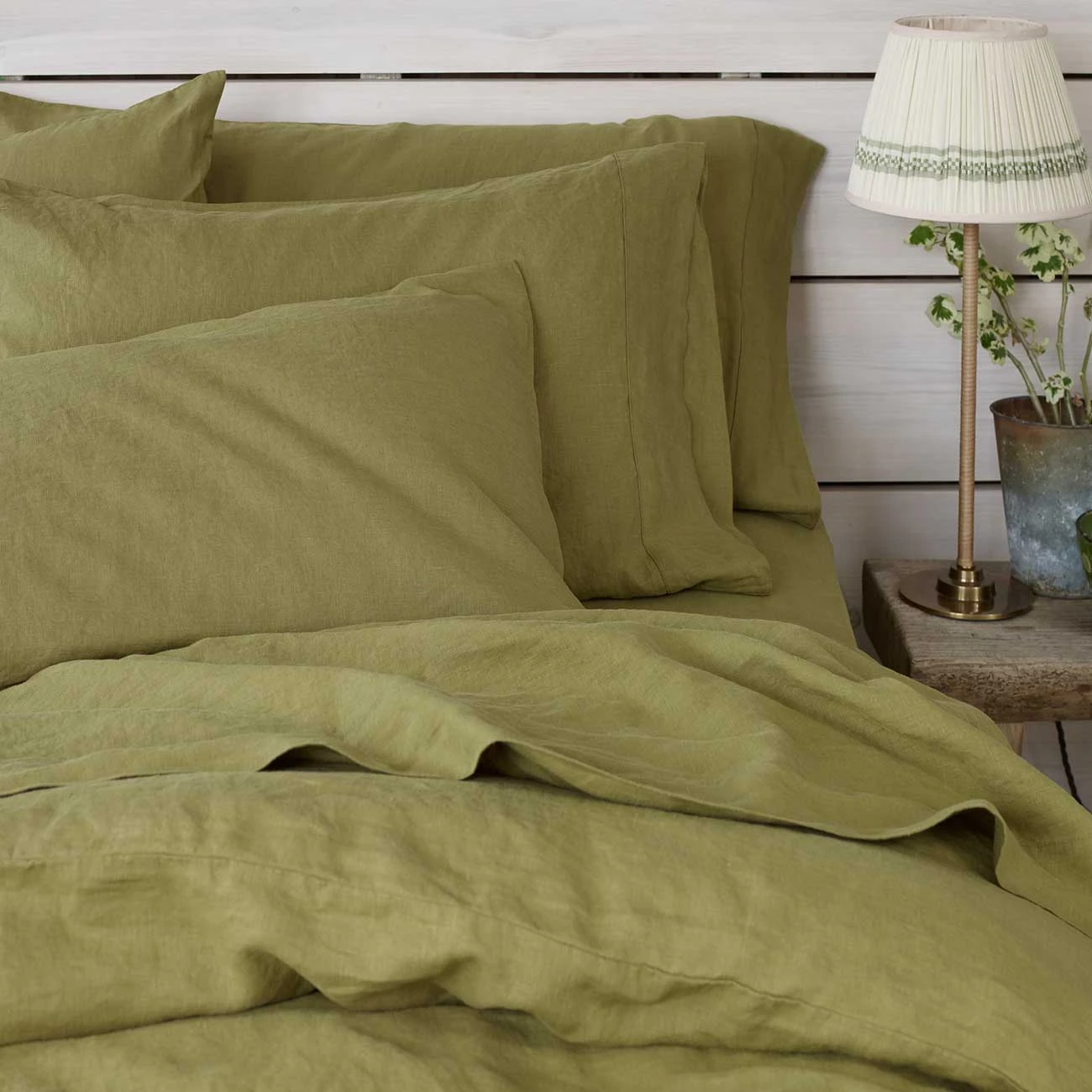 Botanical Green Linen Pillowcases (Pair) 3 Botanical Green Linen Pillowcases (Pair)